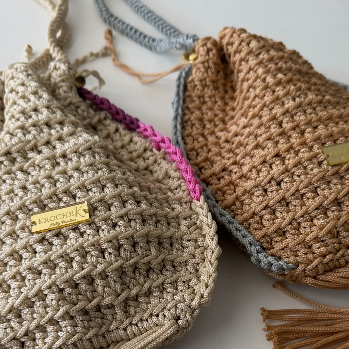 Bolsa Sereia de crochê pronta em outro ângulo